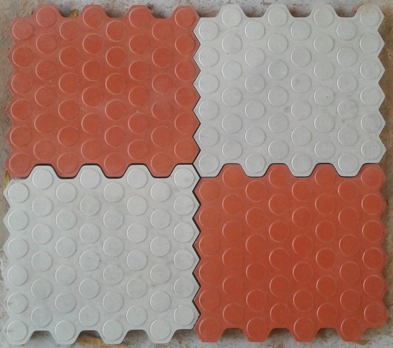 FLOOR_TILE_POLKA_DOT